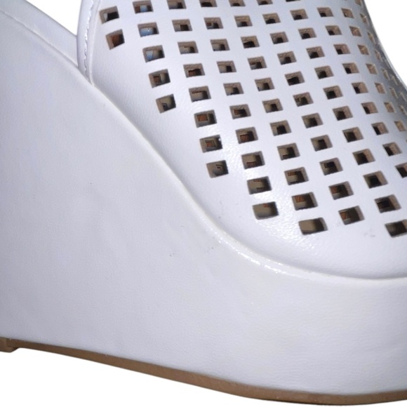 Chinese Laundry White Faux Leather Platform Sandals Sz 8.5 - Picture 12 of 14